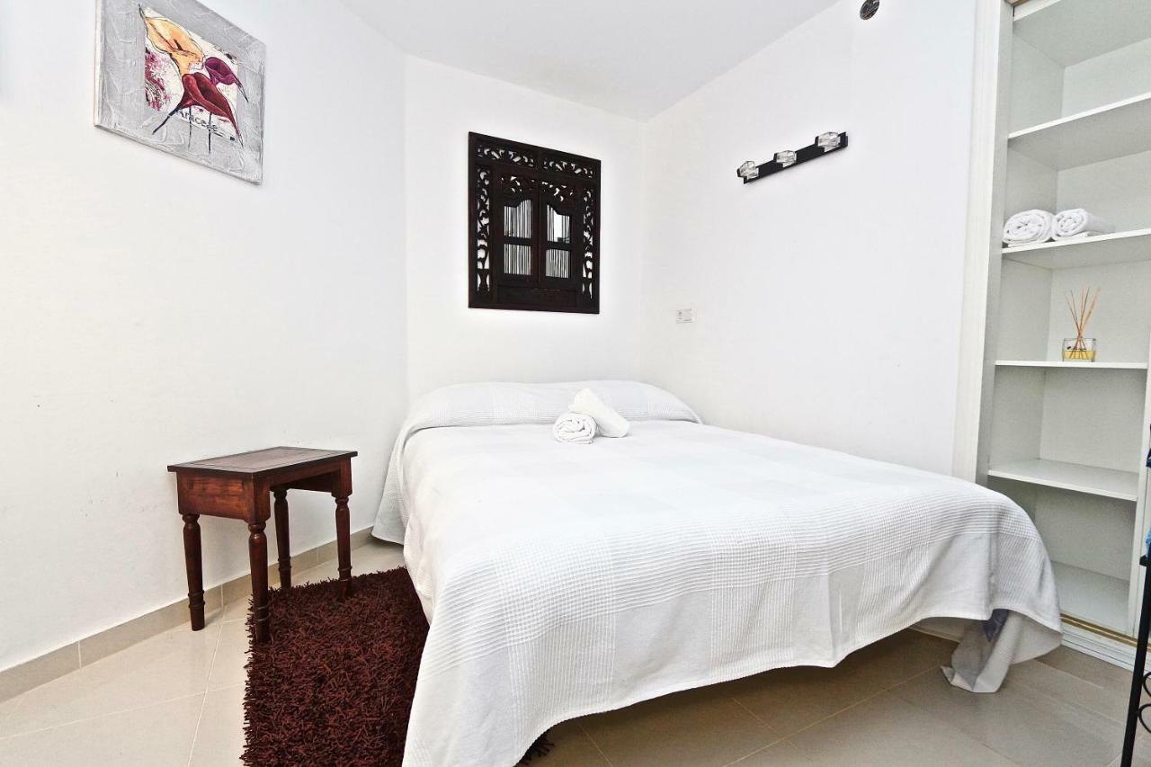 3- Bedroom Apartment In The Centre Of Calpe With Nice Living Room, 1 Bathroom. Extérieur photo